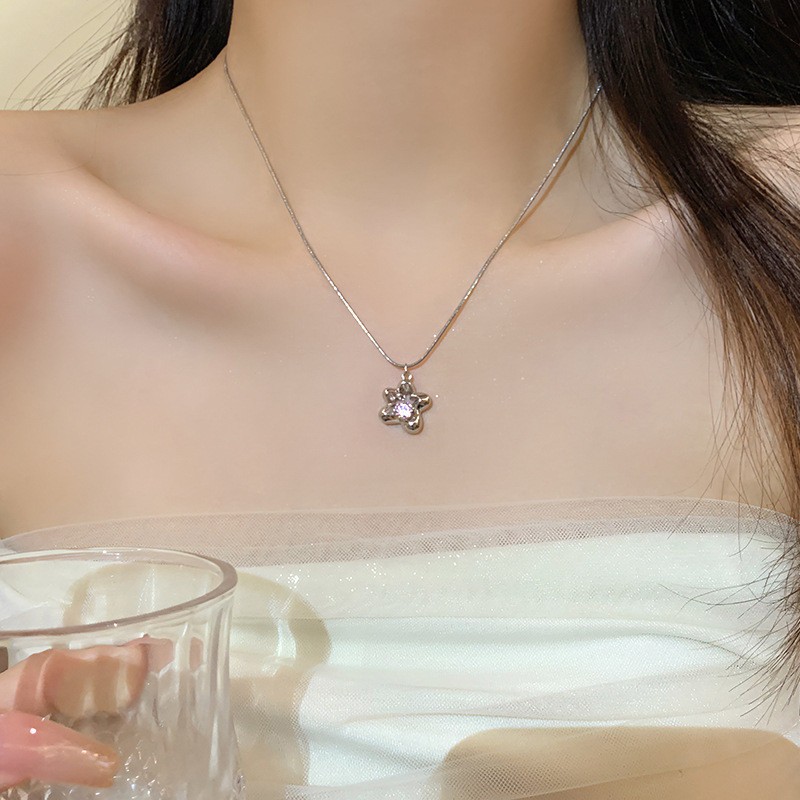 [Yunyuan] Vòng cổ mặt dây chuyền Zircon tình yêu màu hồng sang trọng của Nhật Bản và Hàn Quốc Cô gái Insy2k Ngọt ngào mát mẻ Cô gái nóng bỏng Nơ Xương đòn Dây chuyền cổ