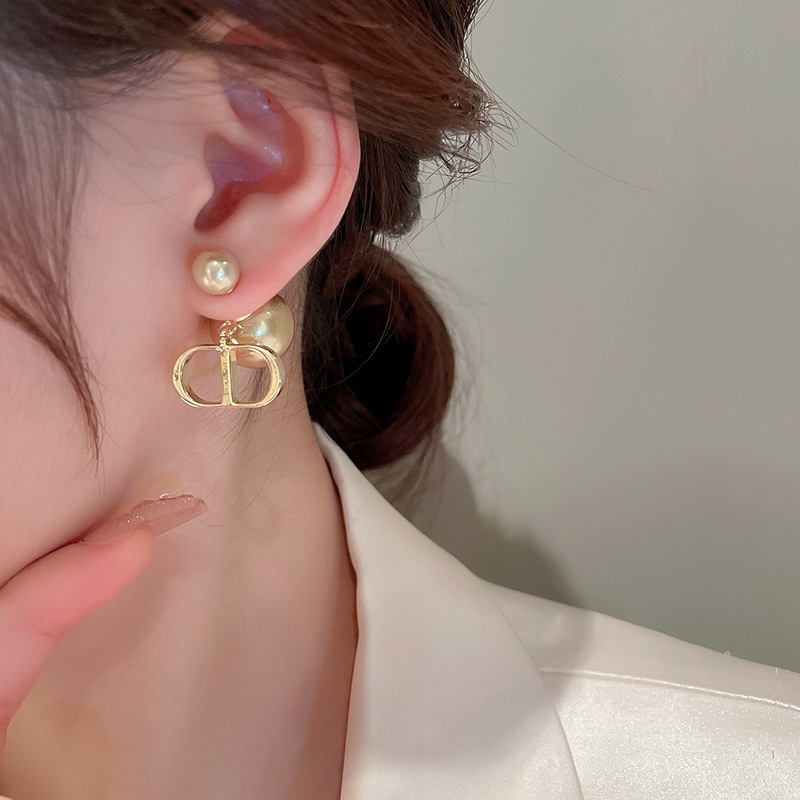 Bạc khâu mũi lợn bông tai ngọc trai thời trang nhẹ nhàng sang trọng cao cấp hai mặt với đinh tán khí chất bông tai bán buôn nữ