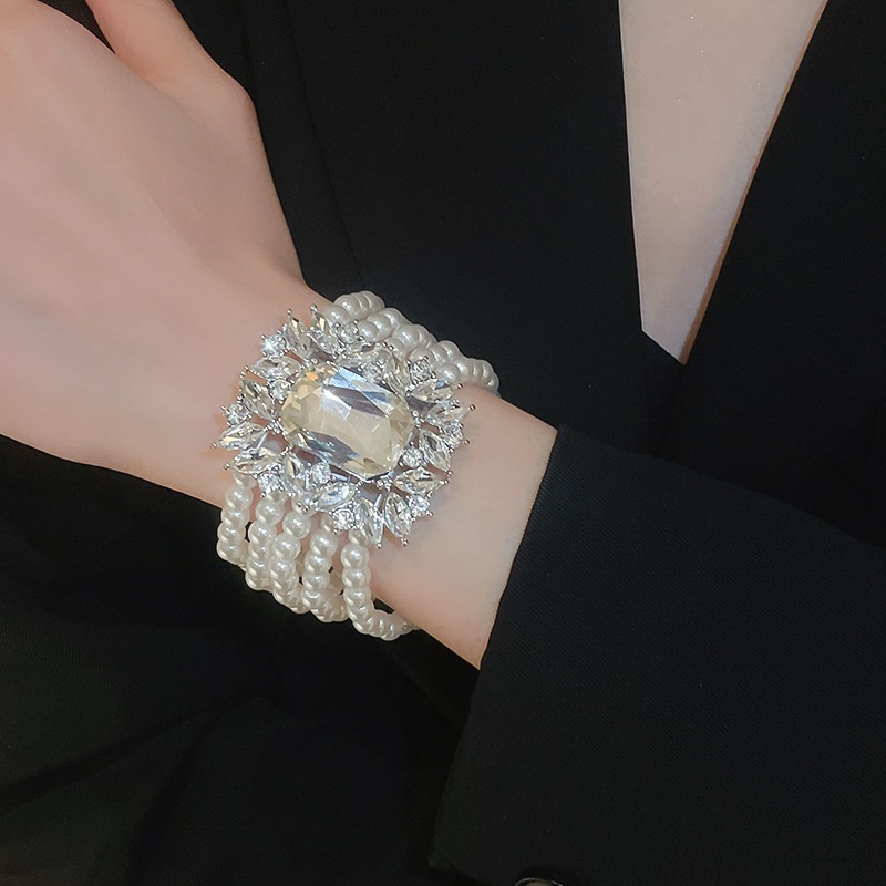 Ánh sáng Pháp sang trọng zircon nhiều lớp vòng cổ ngọc trai bông tai bộ vòng tay thời trang chuỗi xương đòn cao cấp cảm giác thích hợp trang sức