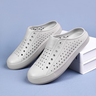 Giày Sandal Chống Thấm Nước Bé Trai Phong Cách Nhẹ Dép Size Lớn Nhật Bản Hàn Quốc Giày Lỗ Chống Trơn Trượt Mềm Q Dép Chống Thấm Nước Thoải Mái Phiên Bản Hàn Quốc Cặp Đôi Dép Đế Bằng Thông Thường Thoát Nước Nhanh Khô Nửa