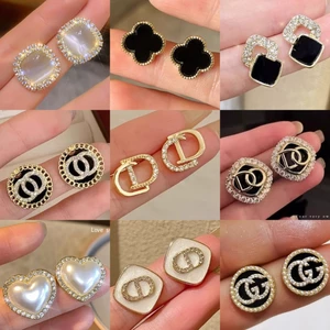 Hàn Quốc Hàn Quốc Tinh Tế Vuông S925 Bạc Kim Bông Tai In Chữ Phong Cách Mới Influencer Thiết Kế Bông Tai Kim Cương Nữ