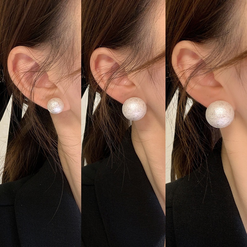 Bông tai ngọc trai mờ thiết kế tối giản, thời trang thanh lịch