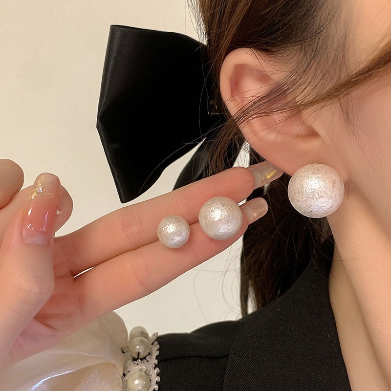 Bông tai ngọc trai mờ thiết kế tối giản, thời trang thanh lịch