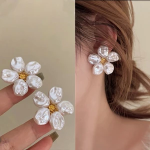 Bông tai hoa ngọc trai Baroque cổ điển dành cho nữ Phụ kiện tai sang trọng