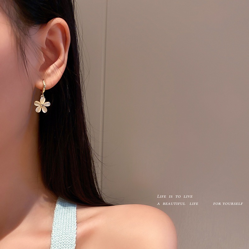 Kim cương Hàn Quốc mắt mèo hoa khóa tai nhỏ đơn giản khí chất bông tai hoa ngọt ngào mọi thứ với bông tai nữ