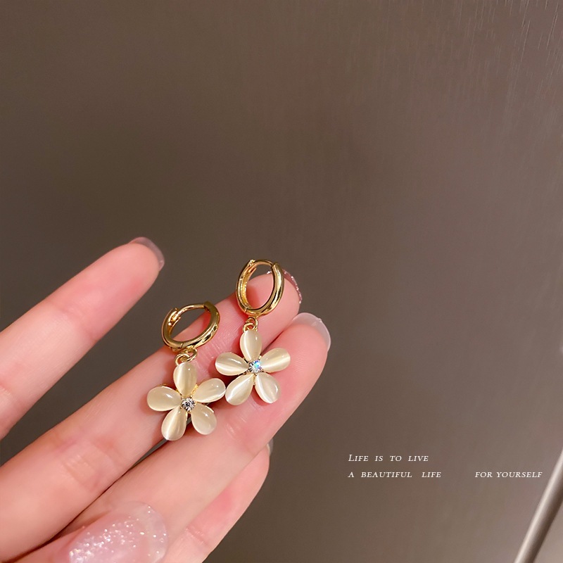 Kim cương Hàn Quốc mắt mèo hoa khóa tai nhỏ đơn giản khí chất bông tai hoa ngọt ngào mọi thứ với bông tai nữ