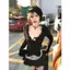 【Hàng giao ngay】Bộ đồ nữ mùa thu phiên bản Hàn Quốc Áo khoác dài tay cổ chữ V lông đen + Áo yếm ren (Mua riêng)