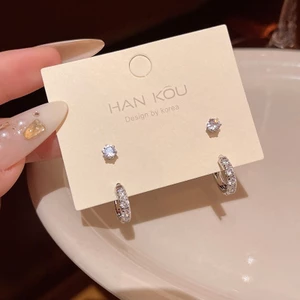 Siêu lấp lánh tinh tế zircon đinh tán tai tròn trơn khóa tai nữ