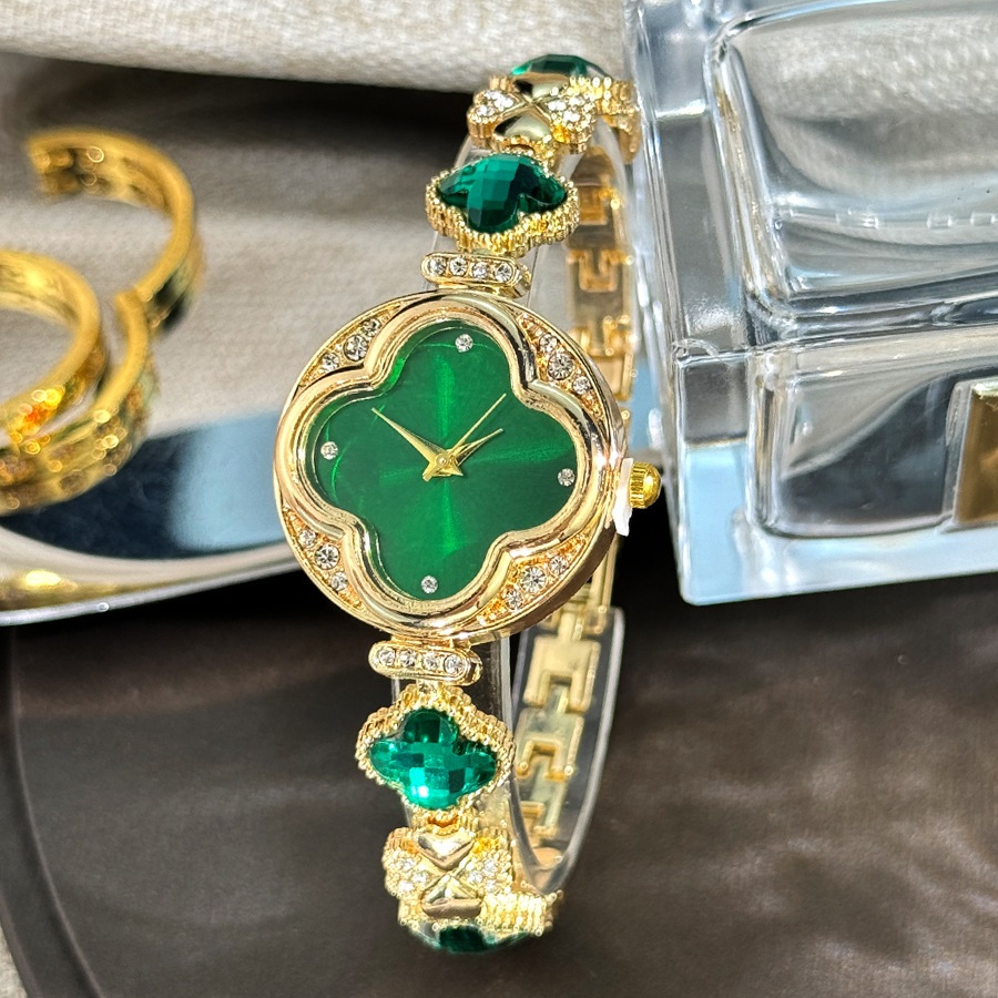 Đồng hồ nữ Clover Flower Charm Đồng hồ đeo tay tinh tế Niche Quartz Đồng hồ nữ