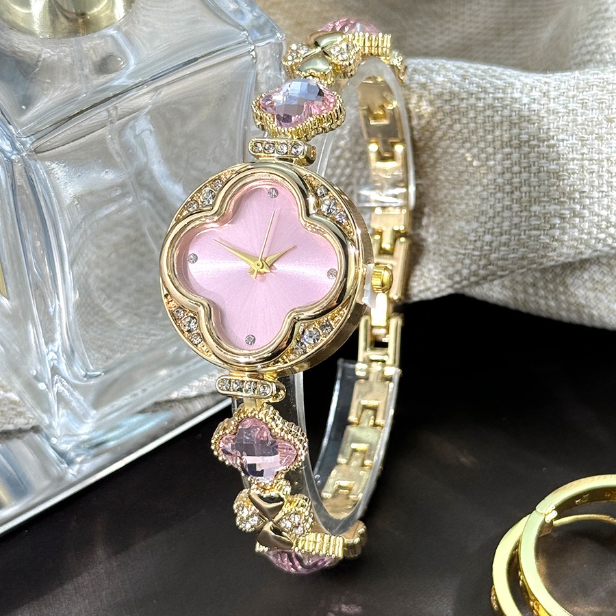 Đồng hồ nữ Clover Flower Charm Đồng hồ đeo tay tinh tế Niche Quartz Đồng hồ nữ