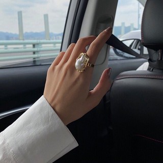 Nhẫn hình học không đều ngọc trai màu vàng Hàn Quốc, dễ dàng điều chỉnh size, phù hợp mọi dịp