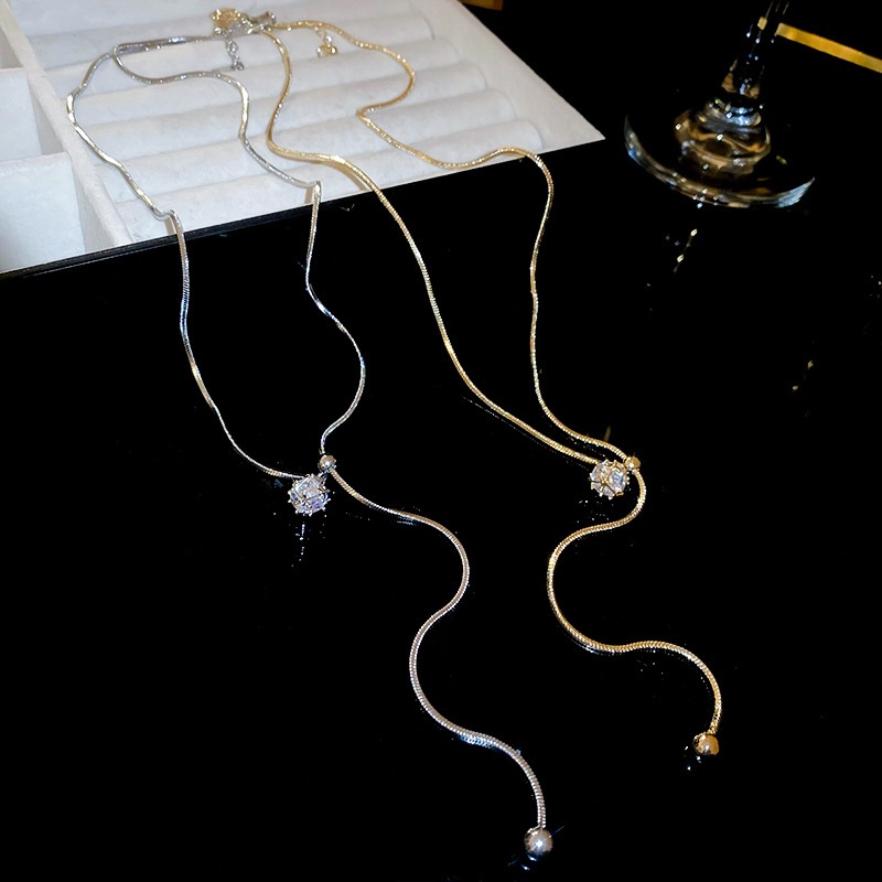Vòng cổ có thể điều chỉnh chiều dài bóng zircon vuông mới đi kèm với tất cả các phụ kiện mùa thu đông