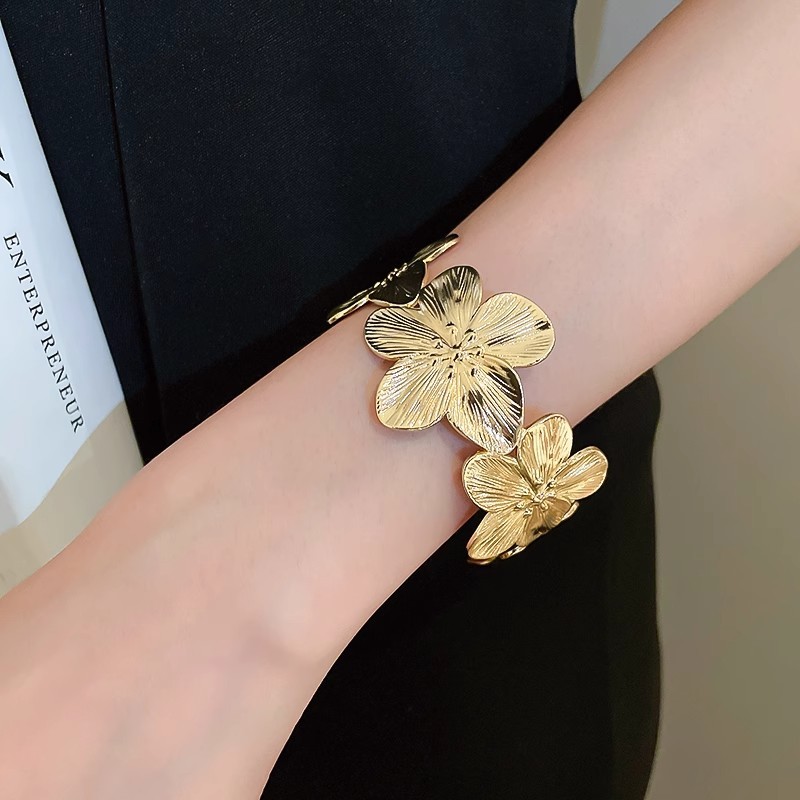 Châu Âu và Hoa Kỳ Bướm Mở Vòng Tay Gió Lạnh Ánh Sáng Sang Trọng Nhỏ Cao Cấp Cảm Giác Vòng Tay Cá Tính Tinh Tế Tính Khí Xu Hướng Tay Trang Sức