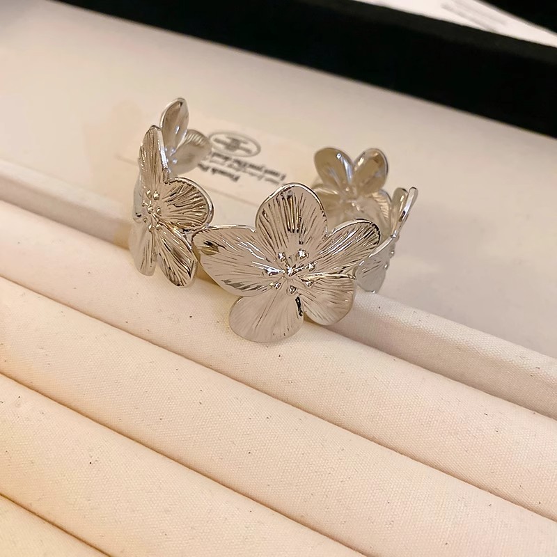Châu Âu và Hoa Kỳ Bướm Mở Vòng Tay Gió Lạnh Ánh Sáng Sang Trọng Nhỏ Cao Cấp Cảm Giác Vòng Tay Cá Tính Tinh Tế Tính Khí Xu Hướng Tay Trang Sức