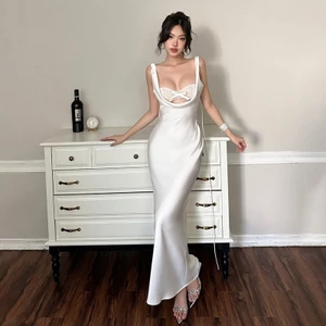 Cutenew Váy Gợi Cảm Phù Hợp Với Chia Cổ Chữ U Tắt Tay Áo Lưng Skinny Quấn Mông Cá Tính Nóng Gà Con Nhìn Mỏng Hơn Câu Lạc Bộ Đa Năng Đảng Phong Cách Bầu Không Khí