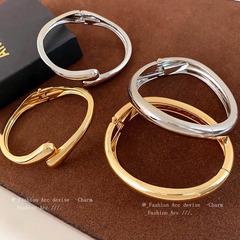 Châu Âu và Hoa Kỳ xuyên biên giới thả nước mở vòng tay thích hợp đơn giản khí chất vòng tay kim loại thời trang cá tính gió lạnh trang trí tay người phụ nữ