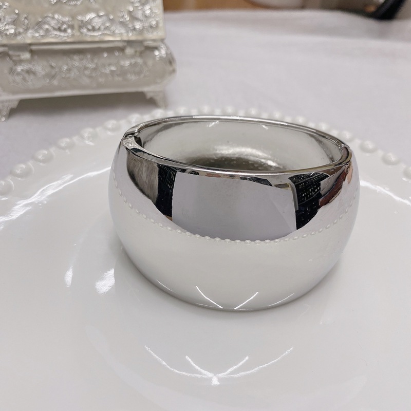[Jewbeauty] Vòng tay có thể điều chỉnh mặt rộng không đều Châu Âu và Hoa Kỳ Vòng tay phóng đại thời trang gió lạnh cá tính trang sức tay người phụ nữ
