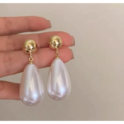 Retro Công Chúa Nhỏ Phong Cách Hồng Kông Tính Khí Giọt Nước Giả Ngọc Trai Bông Tai Đơn Giản Khí Quyển Pháp Phù Hợp Với S925 Bông Tai Bạc Nữ 24.11.25