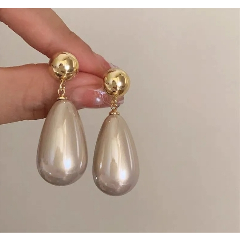 Retro Công Chúa Nhỏ Phong Cách Hồng Kông Tính Khí Giọt Nước Giả Ngọc Trai Bông Tai Đơn Giản Khí Quyển Pháp Phù Hợp Với S925 Bông Tai Bạc Nữ 24.11.25