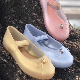Giày bà ngoại chui đầu mũi nữ Melissa phong cách mới 2025