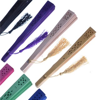 Quạt xếp cầm tay bằng gỗ phong cách vintage