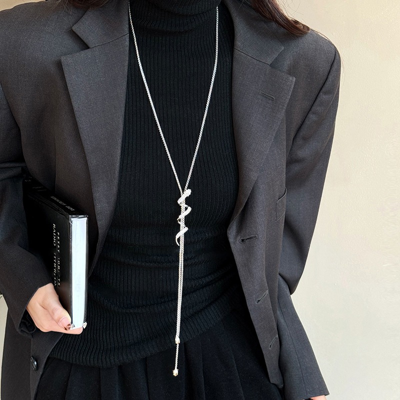 Vòng cổ rắn bọc kim cương mới ánh sáng sang trọng khí chất chuỗi xương đòn thời trang thích hợp phụ kiện cao cấp bán buôn