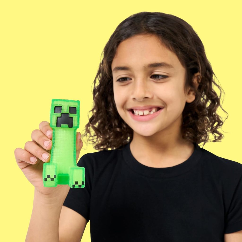 Heroes of Goo Jit Zu Minecraft Nhân vật co giãn, Creeper, Super Crunchy Goo lấp đầy với mảnh thuốc súng ẩn bên trong, kéo dài anh ta gấp 3 lần kích thước của anh ta