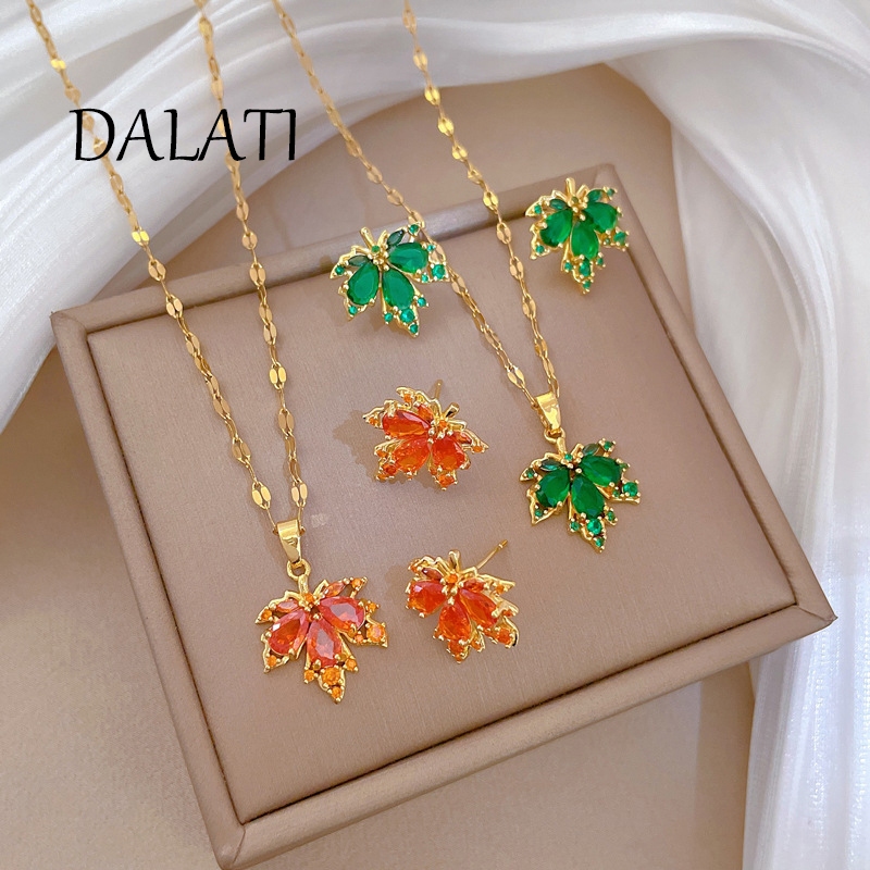 DALATI Dây Chuyền Thép Titan Mặt Hình Lá Phong Đỏ Sang Trọng Cho Nữ