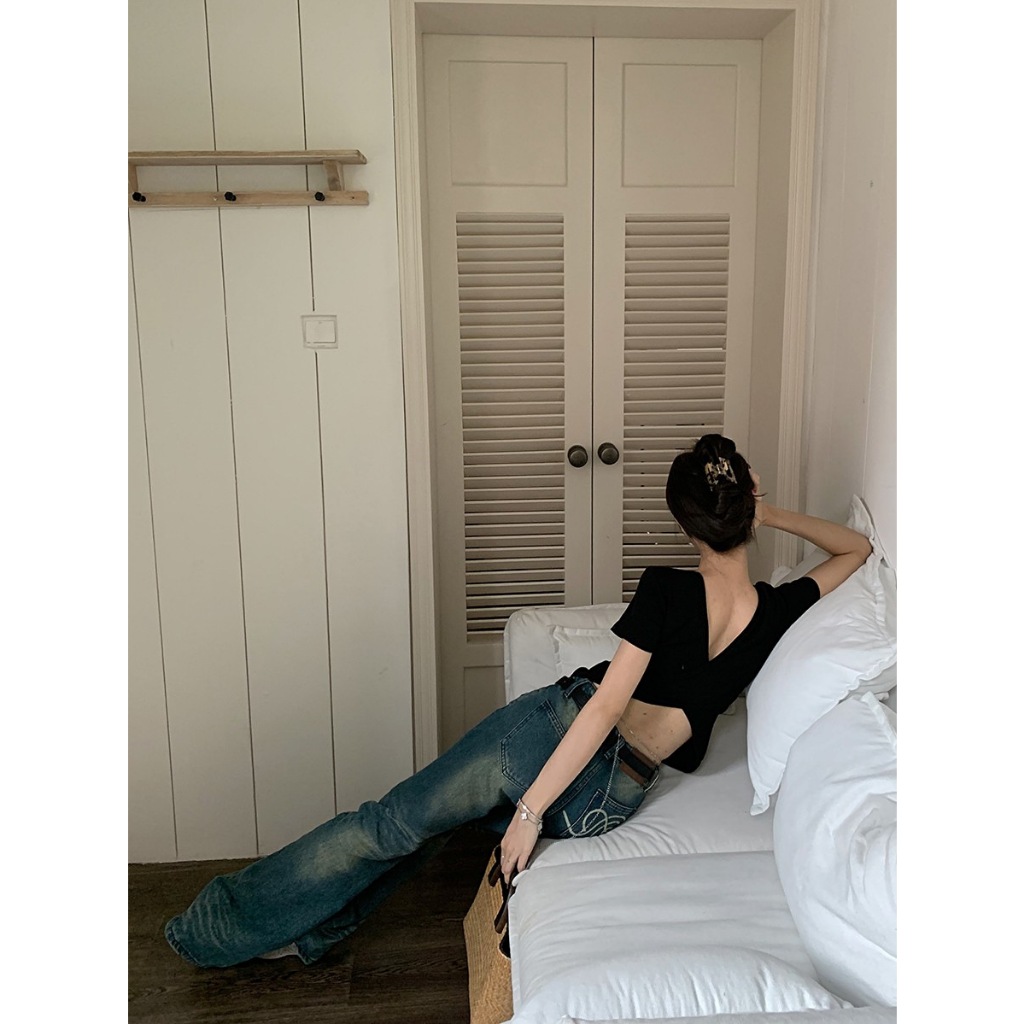 Mùa hè hot girl thiết kế hàng đầu cao cấp cảm giác thích hợp lưng màu đen mỏng vừa vặn áo thun ngắn tay
