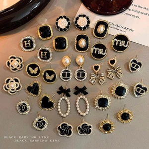 Đen Hepburn Retro Bông Tai Nữ Cao Cấp Ánh Sáng Sang Trọng Tính Khí Bông Tai Phong Cách Mới Hợp Thời Trang Influencer