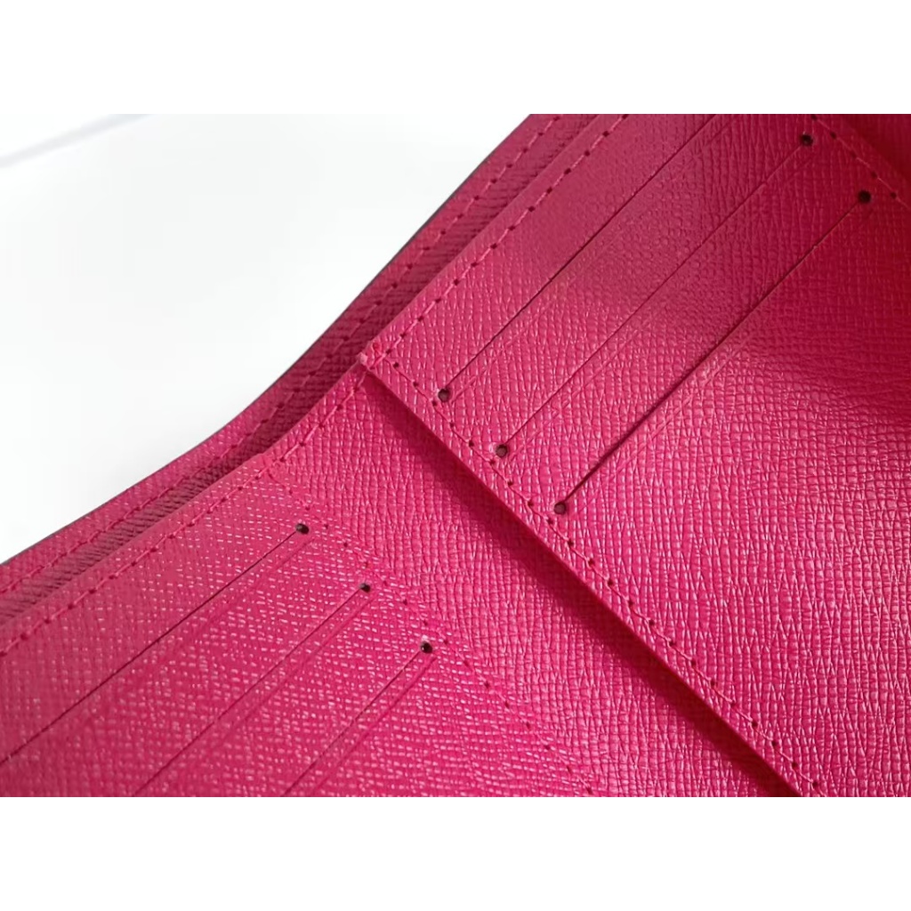 Chuẩn bị gửi hàng du lịch, hành lý, phụ kiện du lịch, túi đựng đồ du lịch M41938