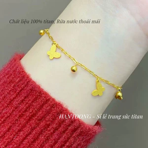 Lắc tay titan không gỉ mạ vàng 18k thiết kế hình bướm phun cát lấp lánh xinh xắn dành cho nữ