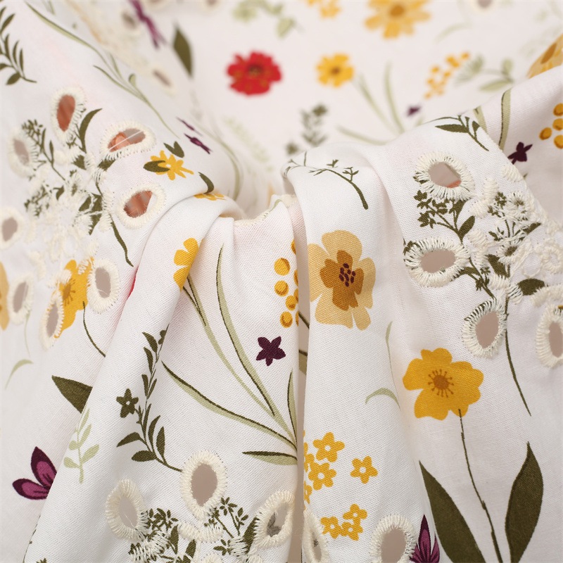 Vải Cotton Thêu Hoa - Dùng để May Đầm và Áo Sơ Mi - 0.5 Mét TJ5861