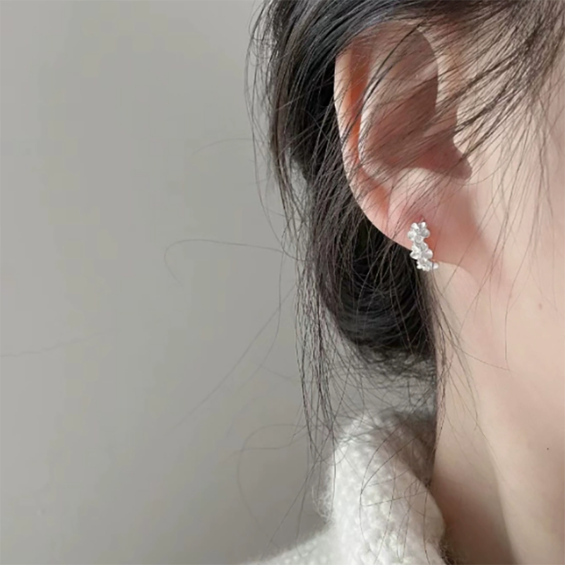 Một cặp Bông tai hoa ba chiều cao cấp thời trang, nhẹ nhàng sang trọng Thiết kế thích hợp và Bông tai đa năng