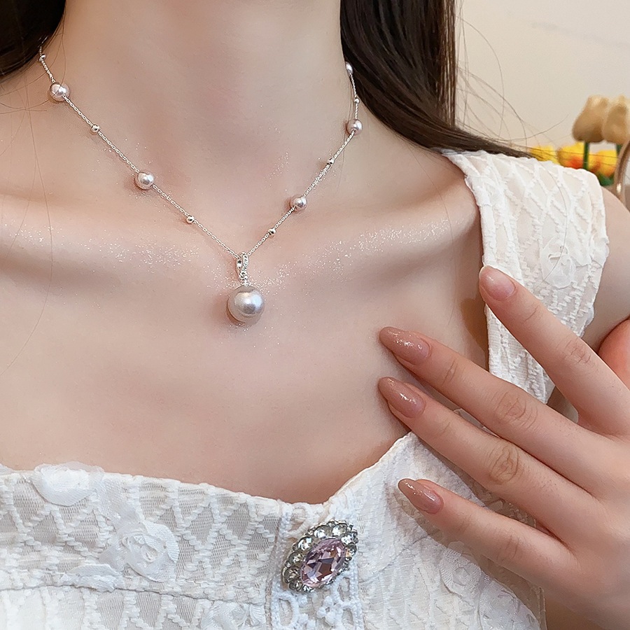 Vòng cổ ngọc trai Pháp với mặt dây chuyền thanh lịch, phù hợp mọi dịp