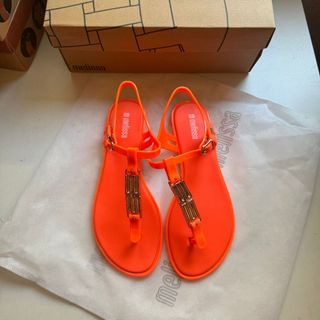 2025 Phong Cách Mới Melissa Herringbone Flip-Flops Chữ Màu Trơn