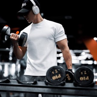 Kết cấu thể dục cơ bắp Cổ tròn Mỹ Màu trơn Thể thao Huấn luyện chống nhăn Chạy bộ ngắn tay
