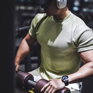 Kết cấu thể dục cơ bắp Cổ tròn Mỹ Màu trơn Thể thao Huấn luyện chống nhăn Chạy bộ ngắn tay