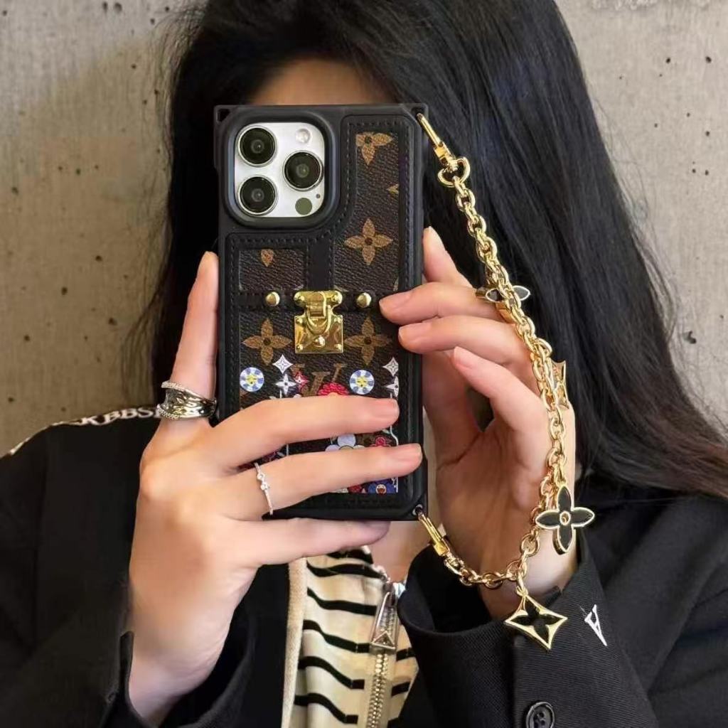 Ốp Lưng Vòng Tay Hoa Da Sang Trọng Thời Trang Cho iPhone 16 Pro Max Vỏ Điện Thoại iPhone 16 15 14 13 12 11 Pro Max 13Mini 14Plus XSMAX XR Vỏ Đeo Ngang