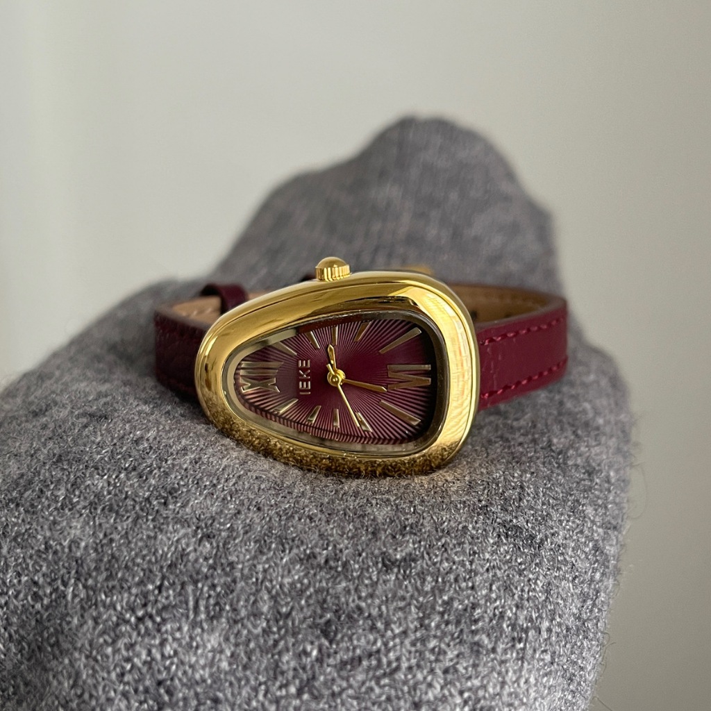 Ieke hot Ankola dòng đỏ đồng hồ nữ thắt lưng thích hợp retro cao cấp nhẹ sang trọng