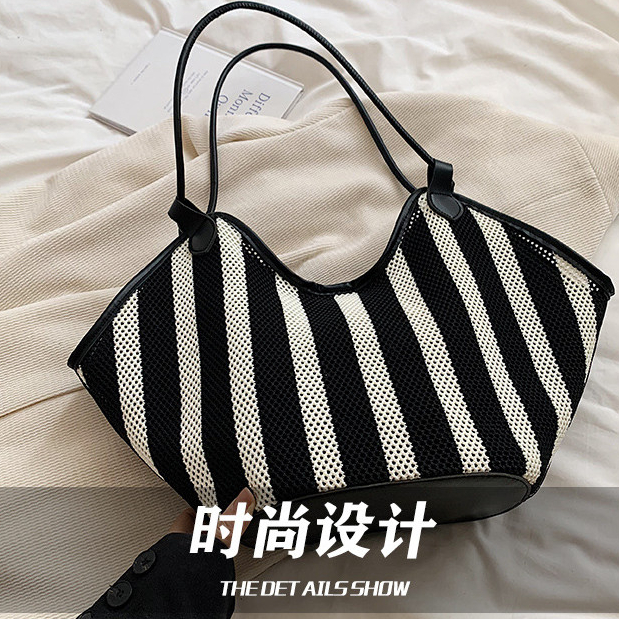 Túi tote ống hút màu đen trắng mới, đeo vai/đeo chéo, dung tích lớn, phong cách mẹ trẻ em
