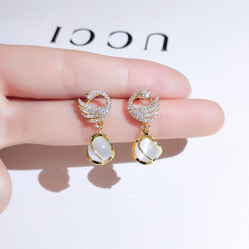 Bông tai kim cương ngọc trai thời trang Tính khí Bông tai nữ độc đáo