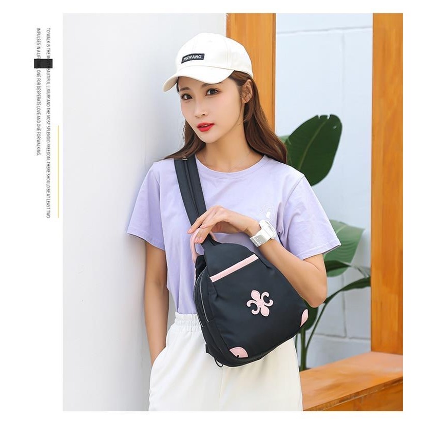 Túi xách nữ Ba lô phong cách mới Ba lô Ba lô Oxford Ba lô Nylon nữ Ba lô dung tích lớn Thời trang Nhẹ Ba lô du lịch Ba lô Mini chống thấm nước Hàn Quốc Ba lô vải Nylon nữ Túi đeo ngực sử dụng kép Vải Oxford Ba lô đơn giản