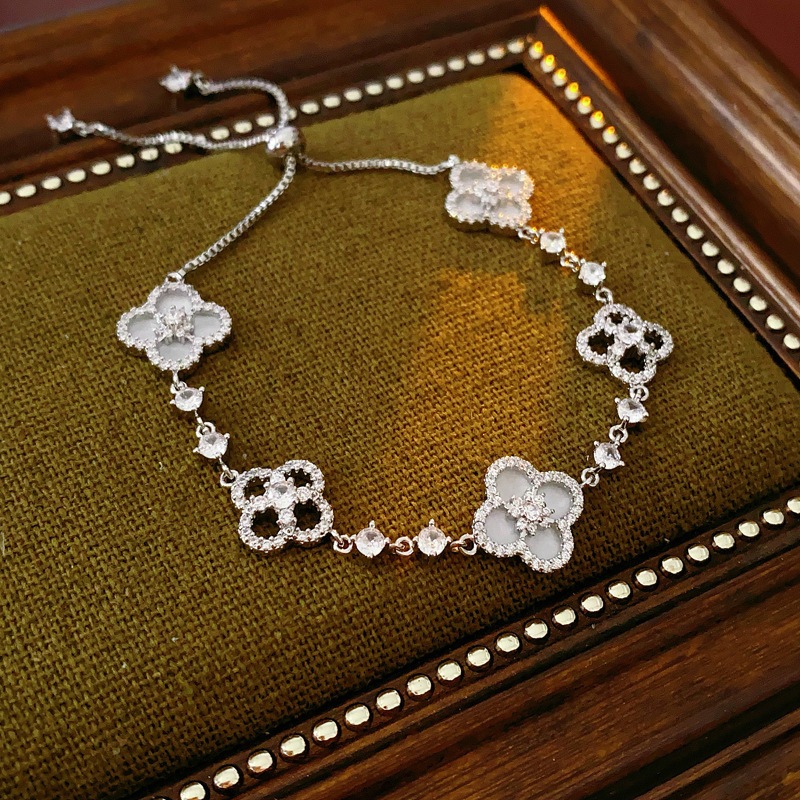 Zircon hoa kim cương rỗng kéo vòng tay nhẹ nhàng sang trọng cao cấp cảm giác thời trang đi lại phụ kiện tay bán buôn