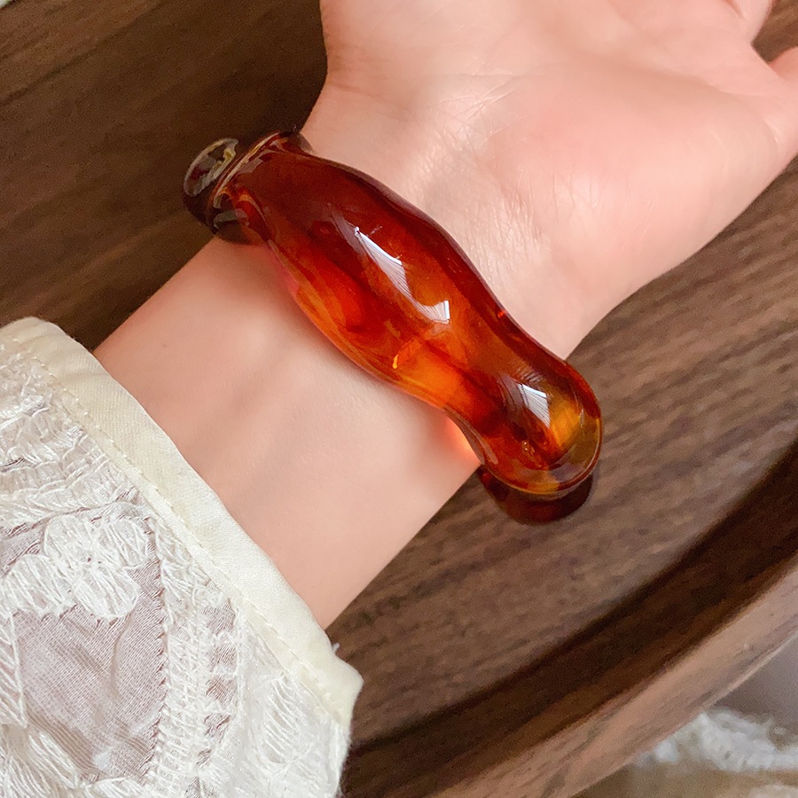 Vòng tay mở Acrylic châu Âu - Cá tính & Cao cấp