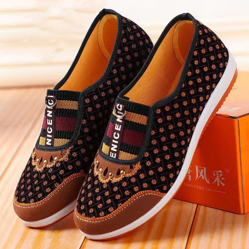 Giày Slip On Nữ Giày Đi Bộ Chống Trơn Trượt Thường Ngày Trung Niên Giày Linh Hoạt Cho Cắm Trại Ngoài Trời Thể Thao