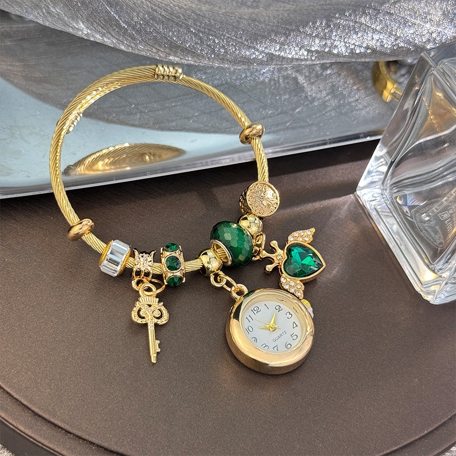 Phụ nữ Watch Tình yêu Key Pendant Quartz Watch Hợp kim thép không gỉ Girlfriend Bracelet