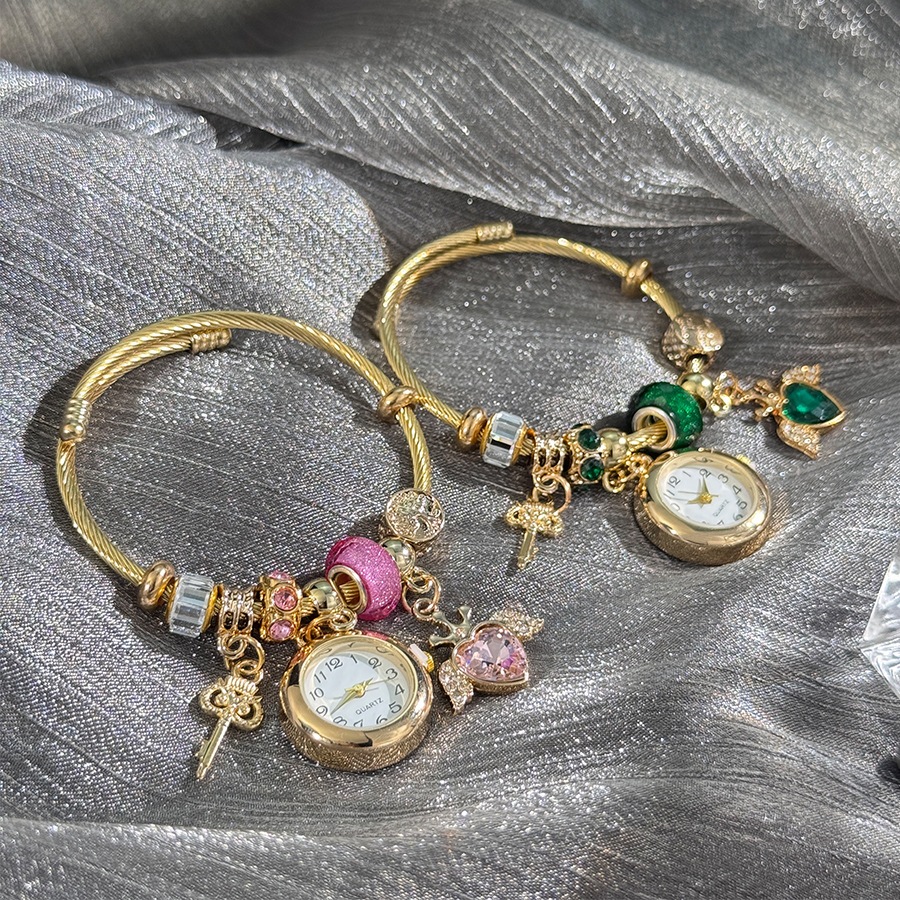 Phụ nữ Watch Tình yêu Key Pendant Quartz Watch Hợp kim thép không gỉ Girlfriend Bracelet