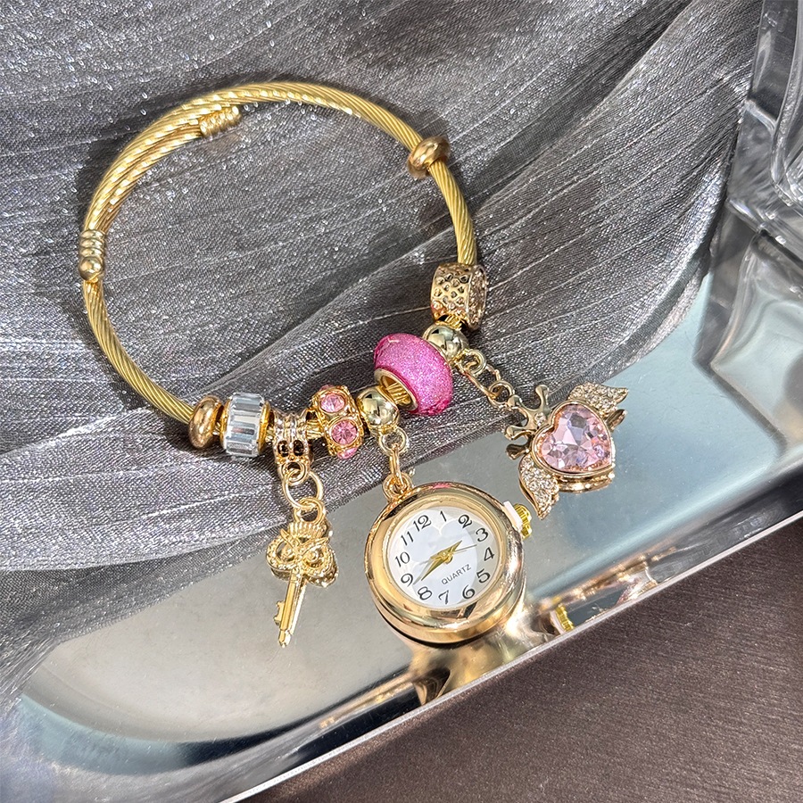 Phụ nữ Watch Tình yêu Key Pendant Quartz Watch Hợp kim thép không gỉ Girlfriend Bracelet