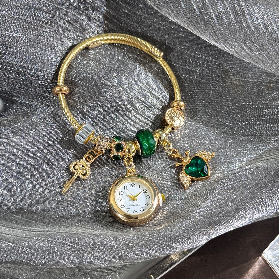 Phụ nữ Watch Tình yêu Key Pendant Quartz Watch Hợp kim thép không gỉ Girlfriend Bracelet